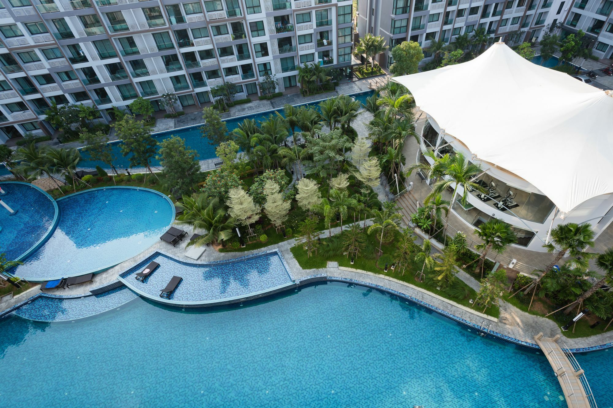 Dusit Grand Park Leilighet Haat Jomtien Eksteriør bilde